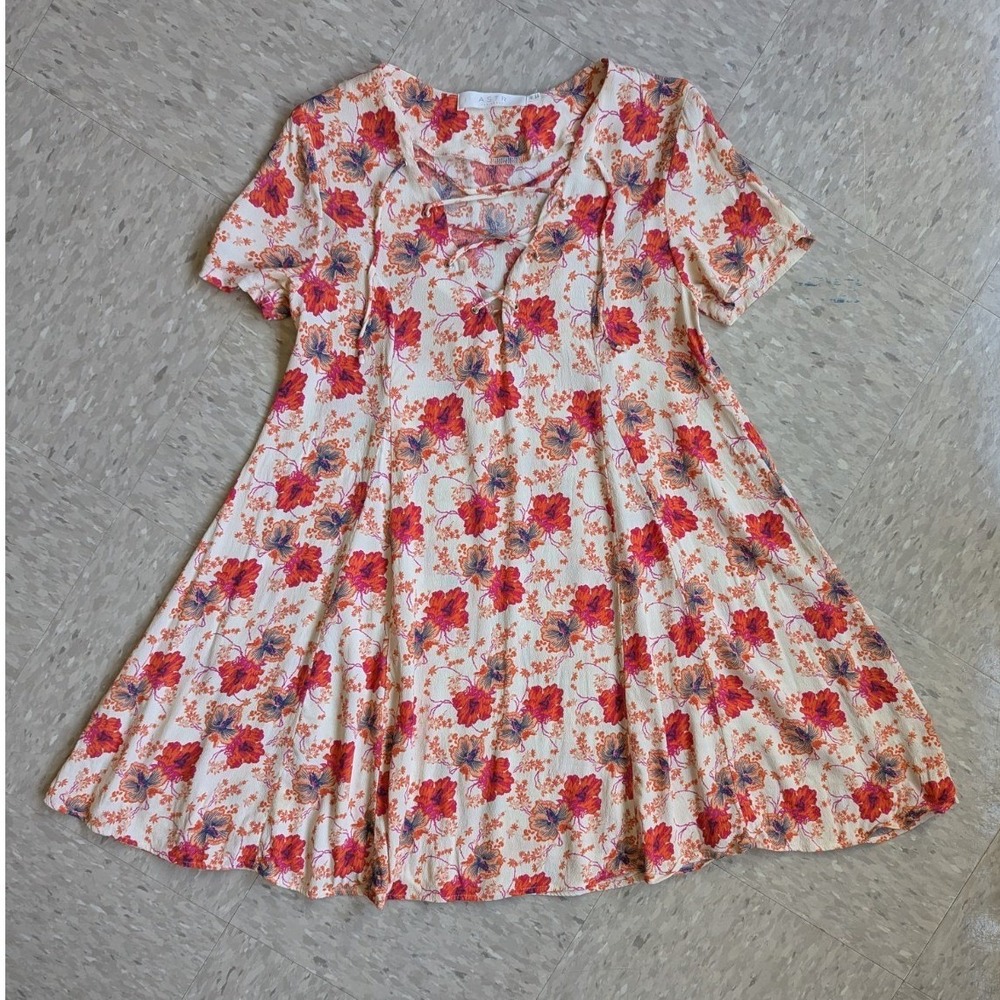 Astr the Label Coral Pink Baby Doll Hibiscus Floral Lace Up Shift Dress - Picture 3 of 7